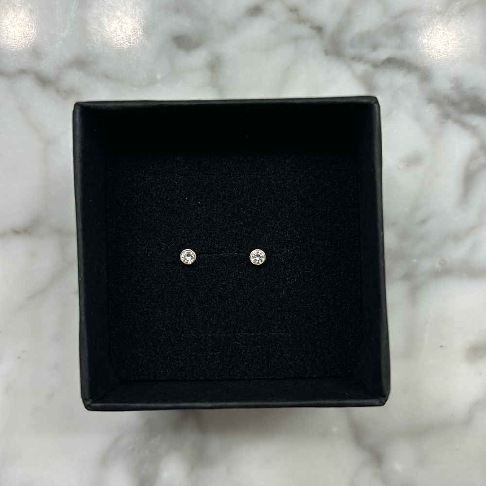 Mejuri white sapphire stud earrings 14k (pair)